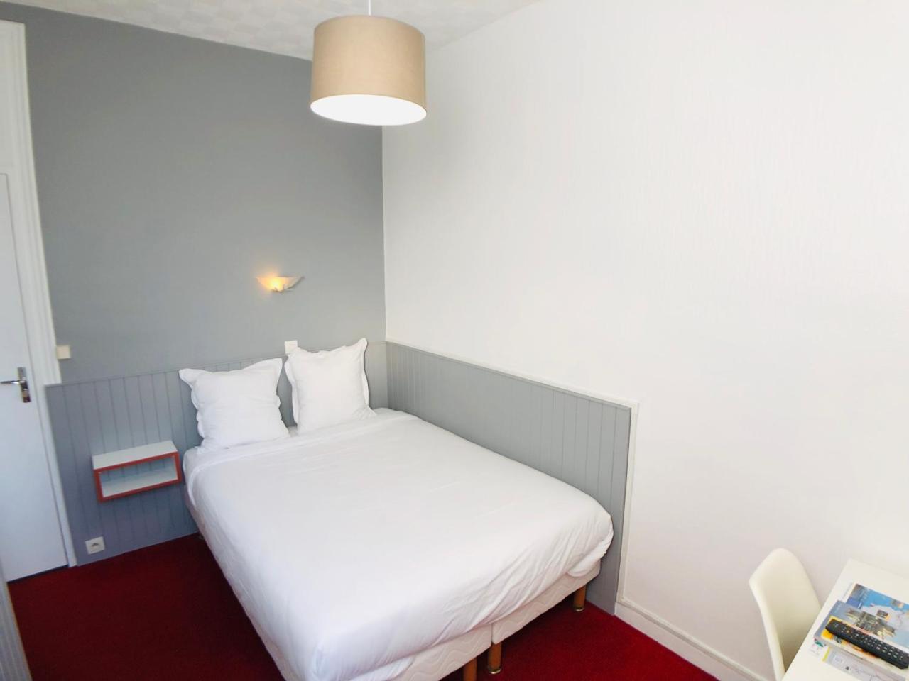 Cit'Hotel Le Volney โซมูร์ ภายนอก รูปภาพ