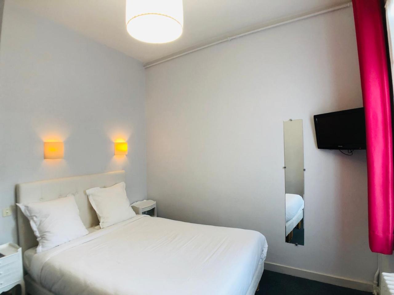 Cit'Hotel Le Volney โซมูร์ ภายนอก รูปภาพ