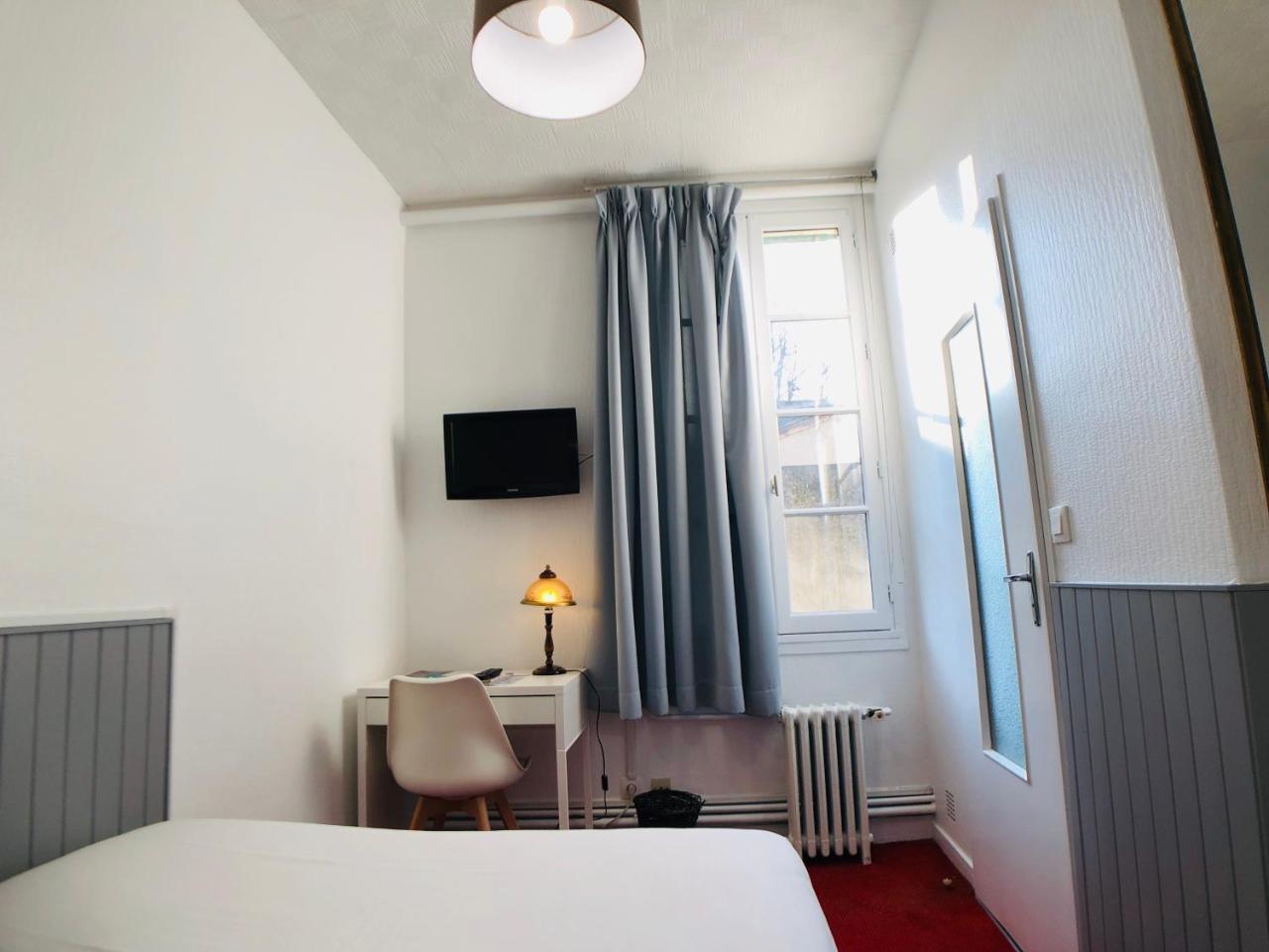 Cit'Hotel Le Volney โซมูร์ ภายนอก รูปภาพ