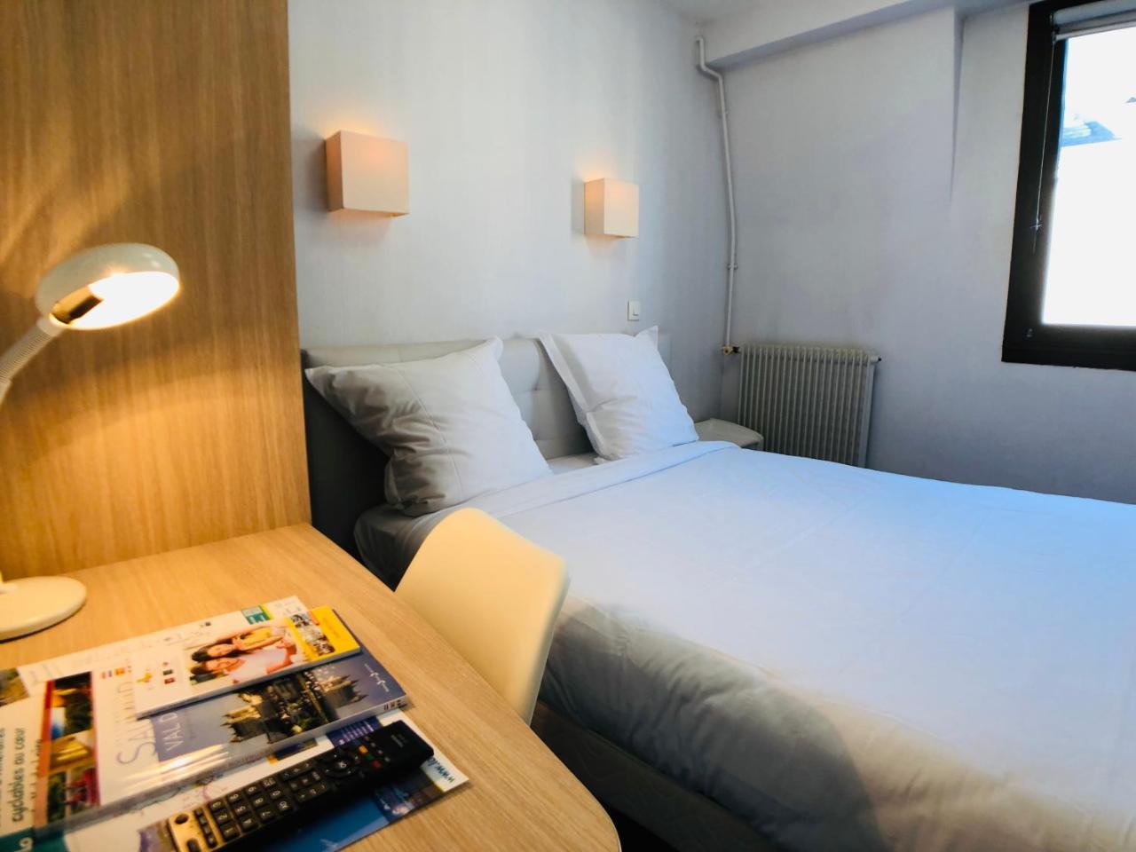 Cit'Hotel Le Volney โซมูร์ ภายนอก รูปภาพ