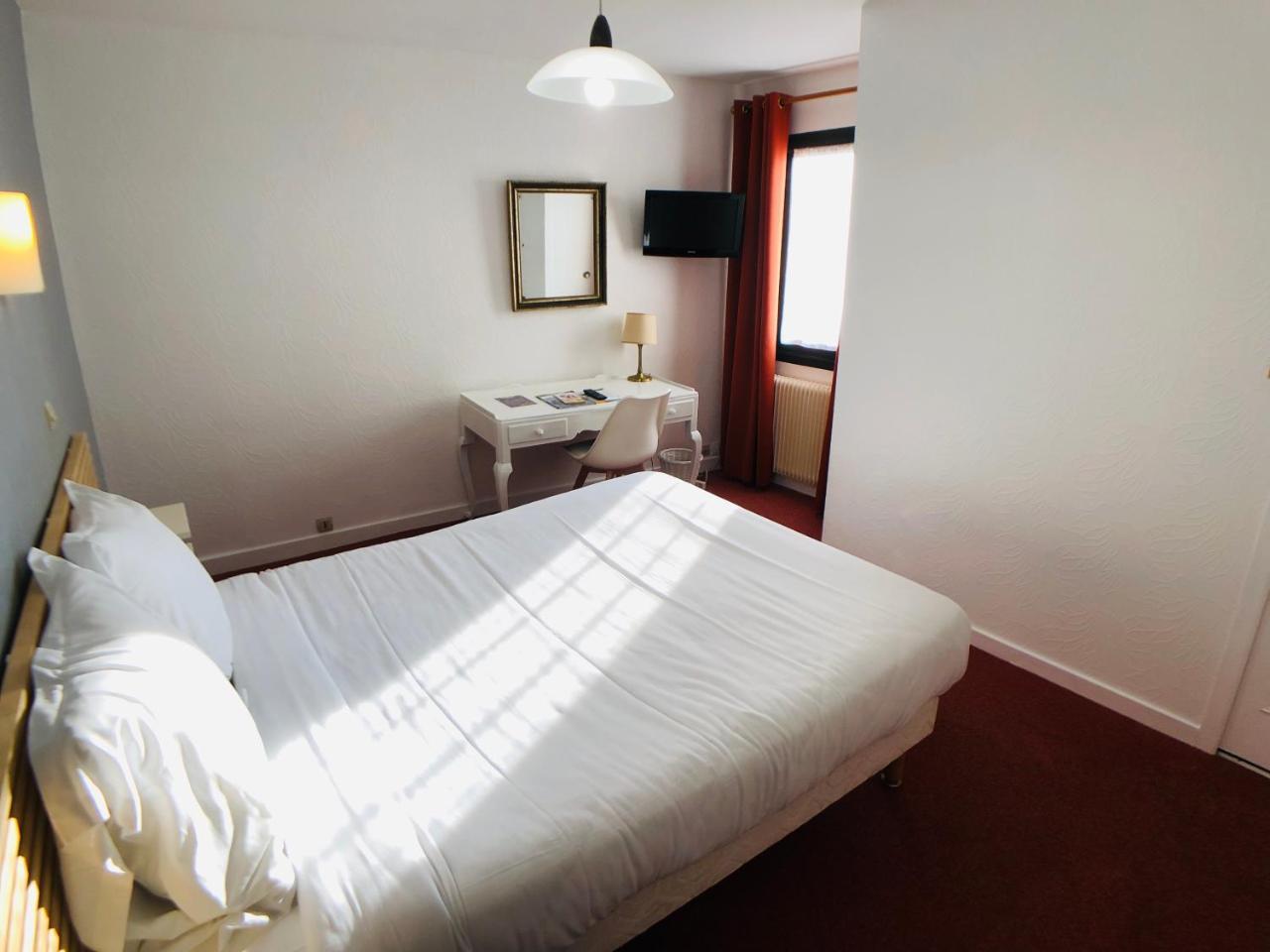 Cit'Hotel Le Volney โซมูร์ ภายนอก รูปภาพ